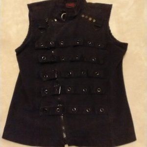 Tripp Black Vest L